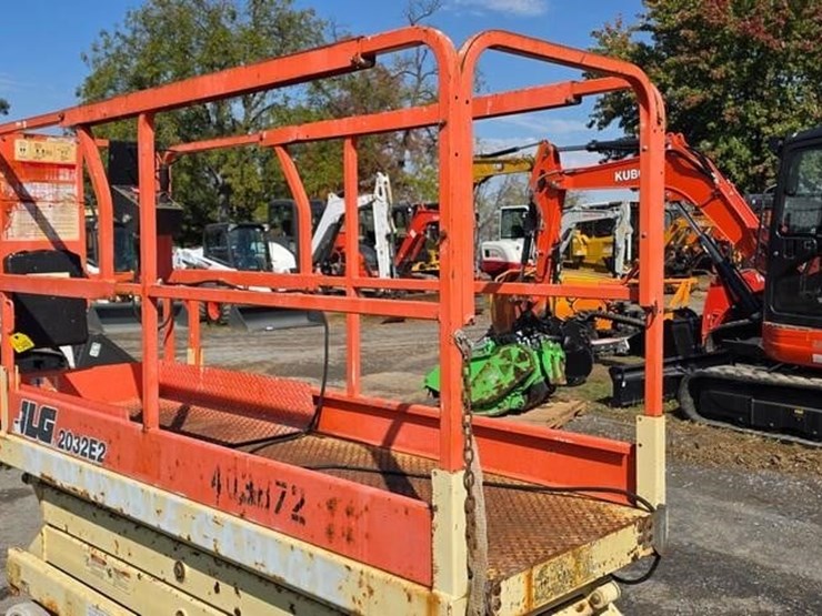 2002-jlg-2032e2-image-15