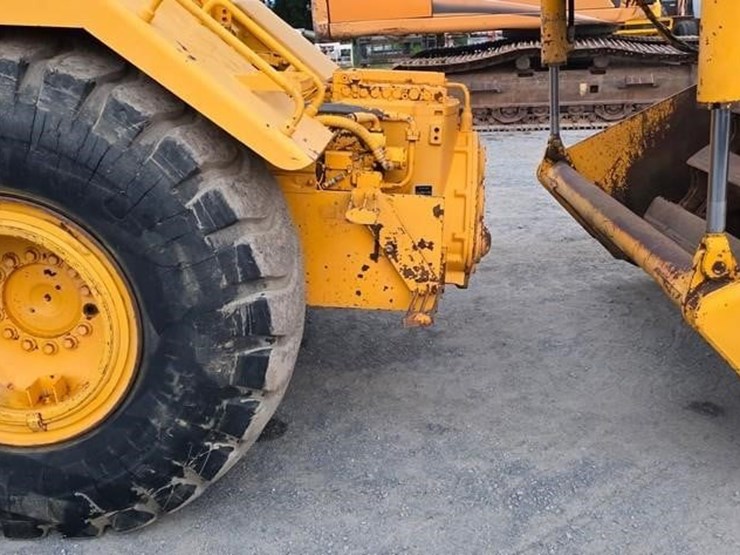 1984-deere-762a-image-11