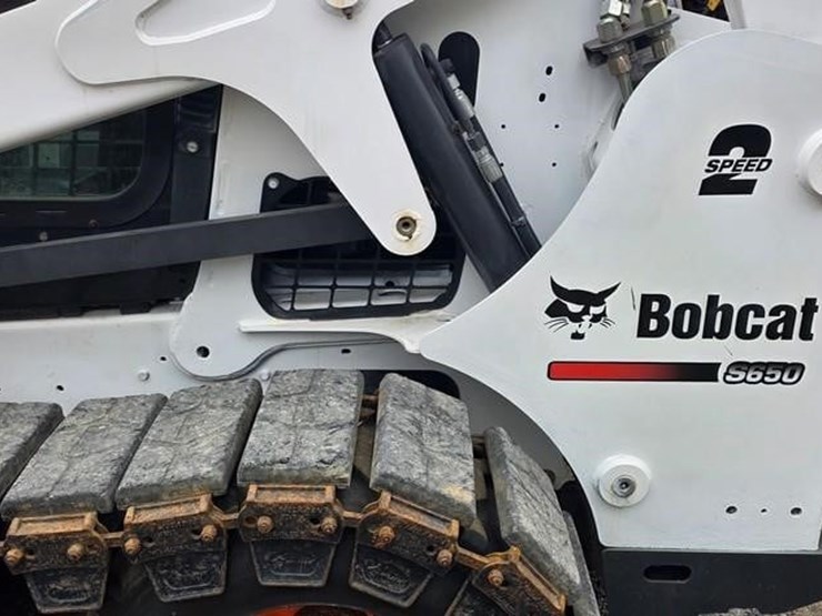 2012-bobcat-s650-image-24