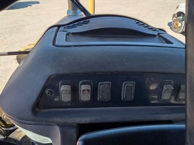 2006-deere-310sg-image-80