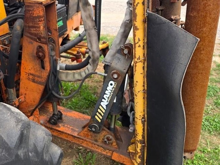 new-holland-6640-image-14