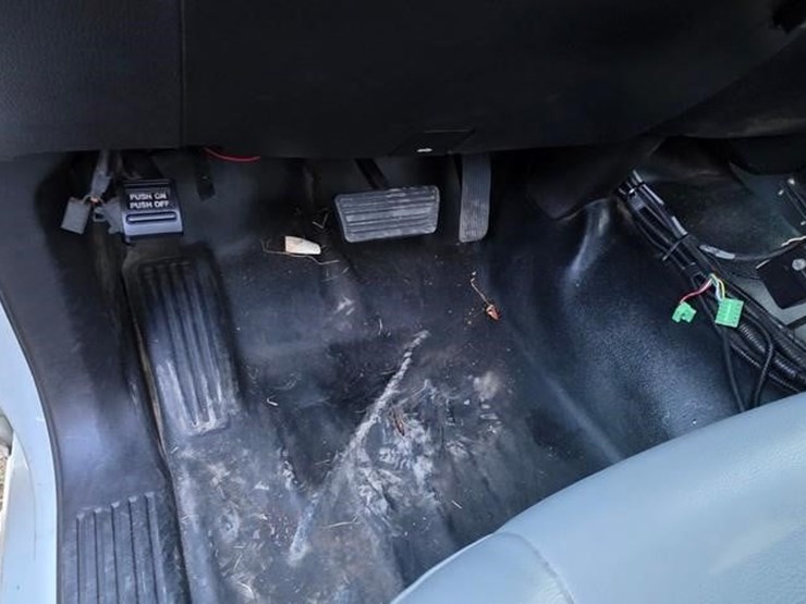 2015-chevrolet-silverado-3500hd-image-50