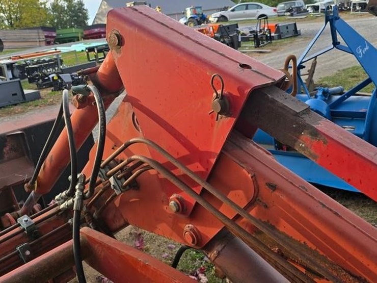 case-ih-l300-image-6