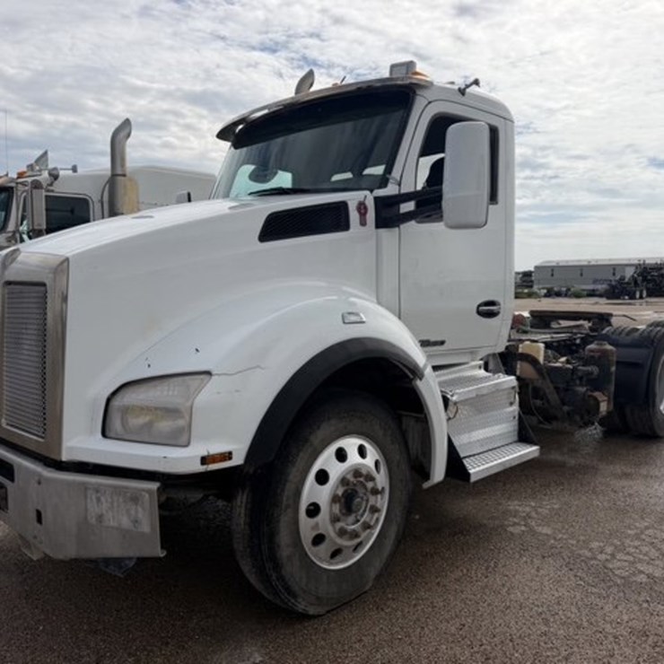2019 KENWORTH T880
