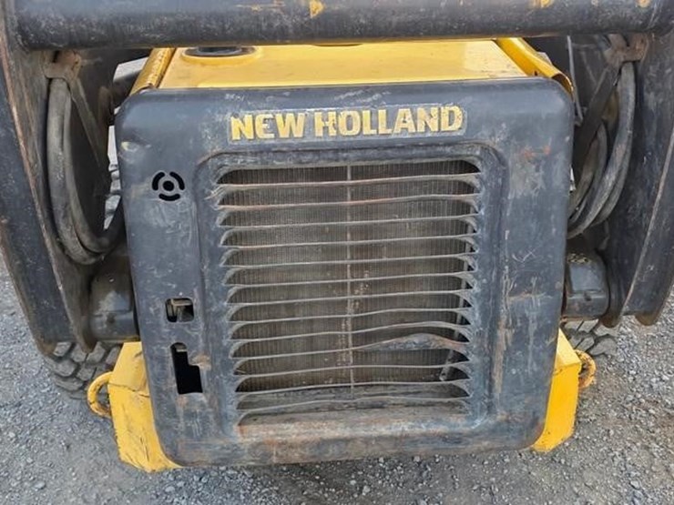 2007-new-holland-l185-image-16