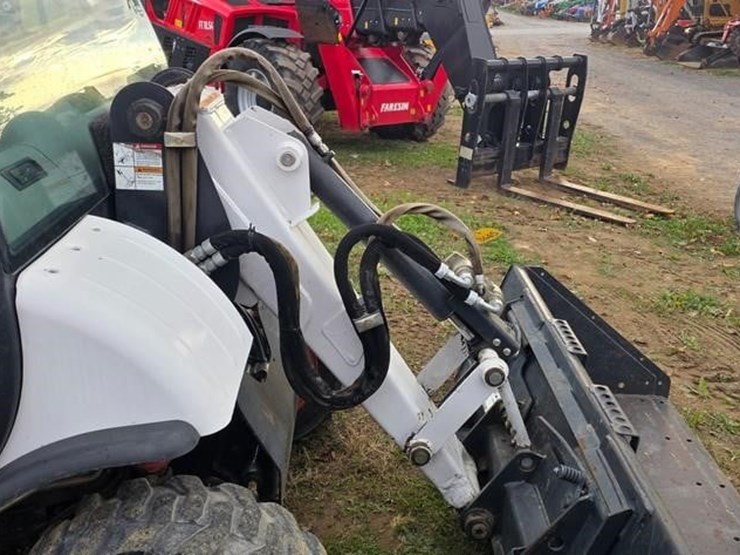2003-bobcat-toolcat-5600-image-30