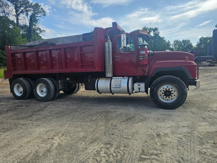 #15804-•-1998-mack-rd688s-dump-truck-image-34