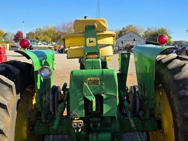 1972-john-deere-2520-image-17