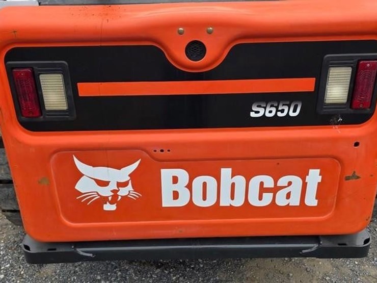 2012-bobcat-s650-image-19