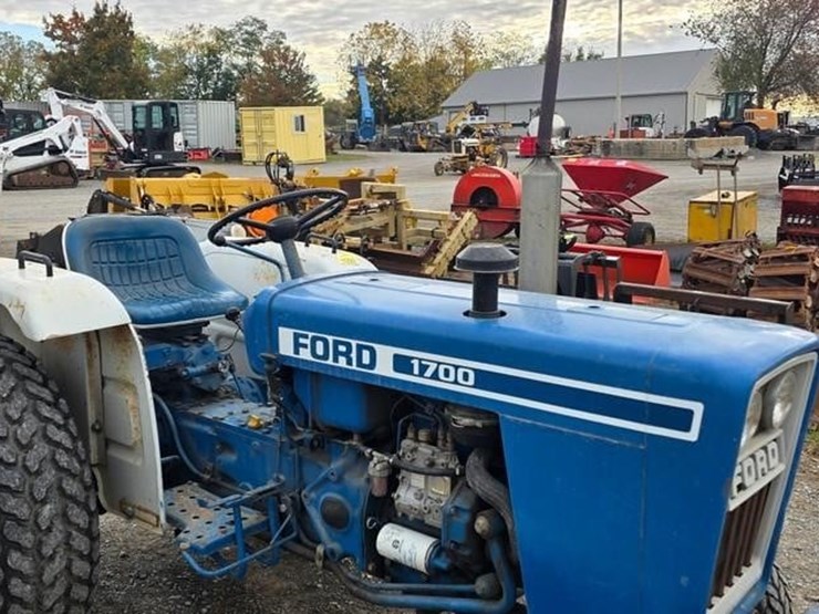 ford-1700-image-23