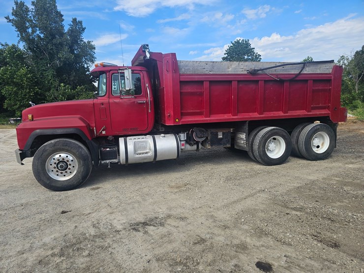 #15804-•-1998-mack-rd688s-dump-truck-image-8