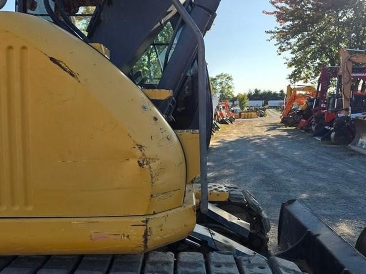 2015-deere-135g-image-15