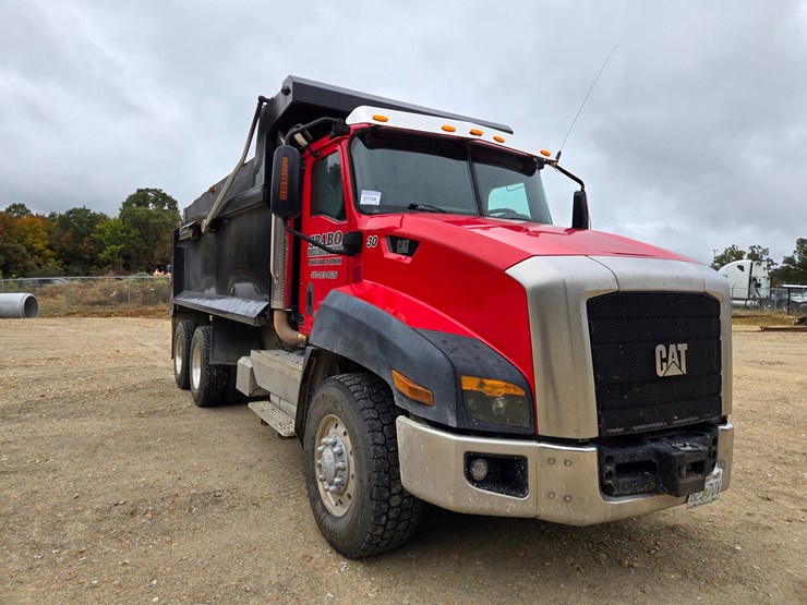 2012-caterpillar-ct660-image-23