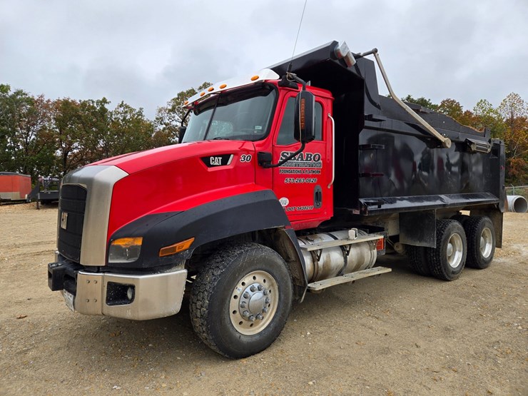 2012-caterpillar-ct660-image-3
