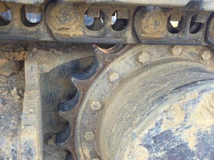 2015-deere-135g-image-36