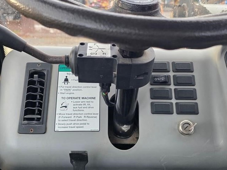 2003-bobcat-toolcat-5600-image-61