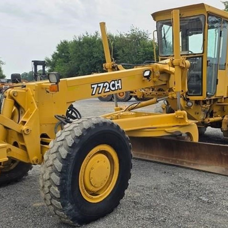 1999 DEERE 772CH