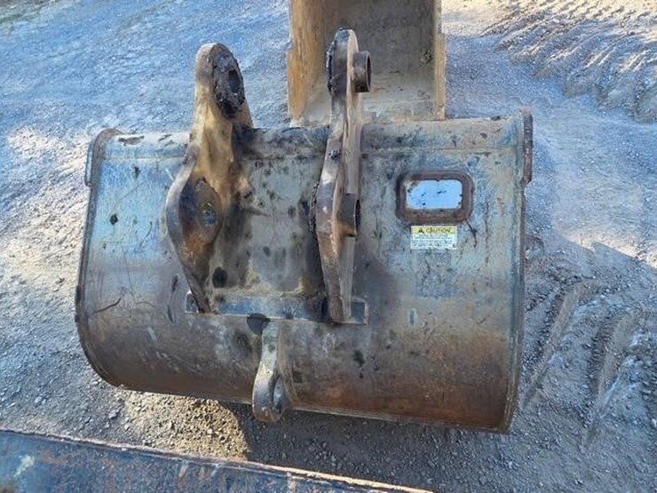 2015-deere-135g-image-48