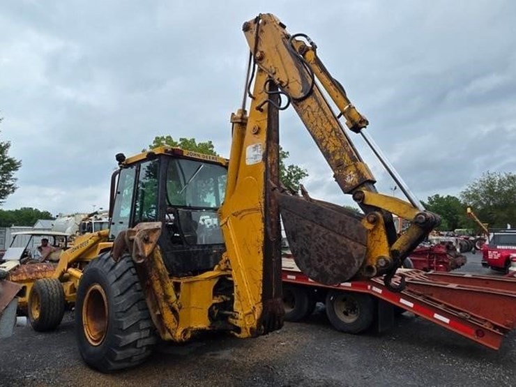 deere-710b-image-3