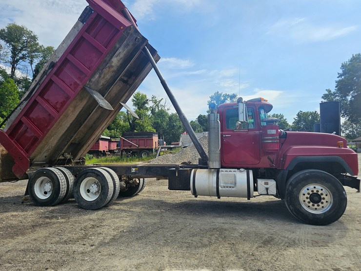 #15804-•-1998-mack-rd688s-dump-truck-image-77