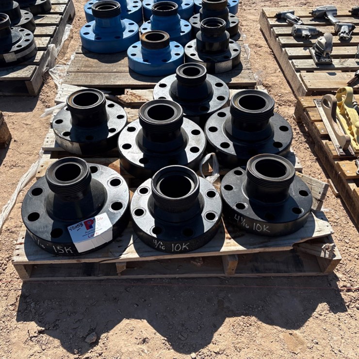 (7) assorted weco flanges