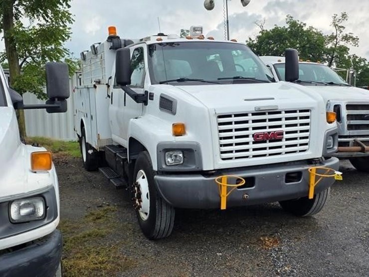 2007-gmc-topkick-c8500-image-1