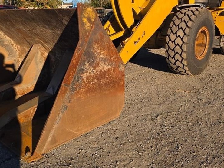 2015-caterpillar-938m-image-6