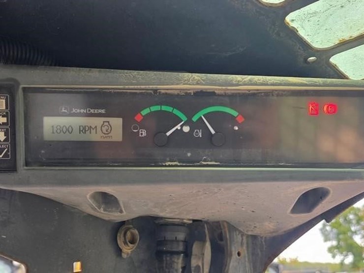 2017-deere-323e-image-55