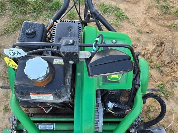 john-deere-220-image-5