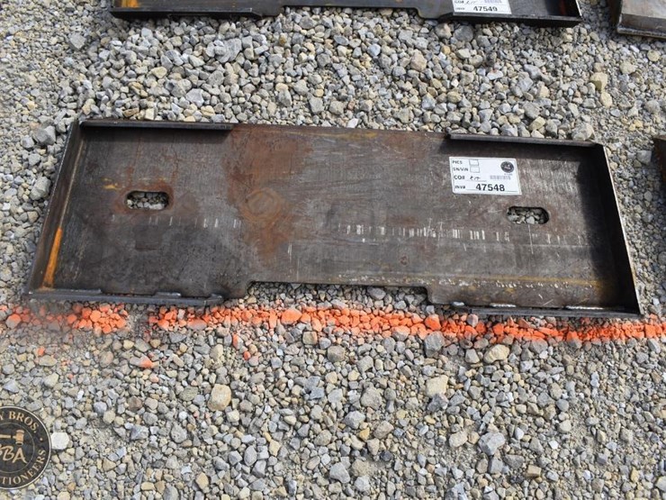 kit-containers-skid-steer-weld-on-attachment-plate-47548-image-1