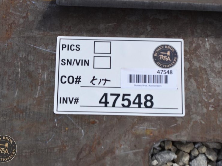 kit-containers-skid-steer-weld-on-attachment-plate-47548-image-2