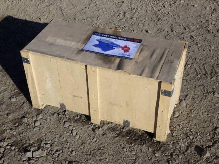 great-bear-cast-iron-anvil-400lbs-image-1
