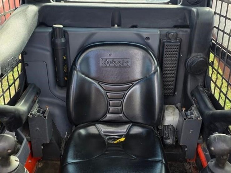 2019-kubota-ssv75-image-45