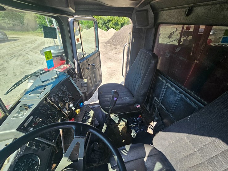 #15804-•-1998-mack-rd688s-dump-truck-image-134