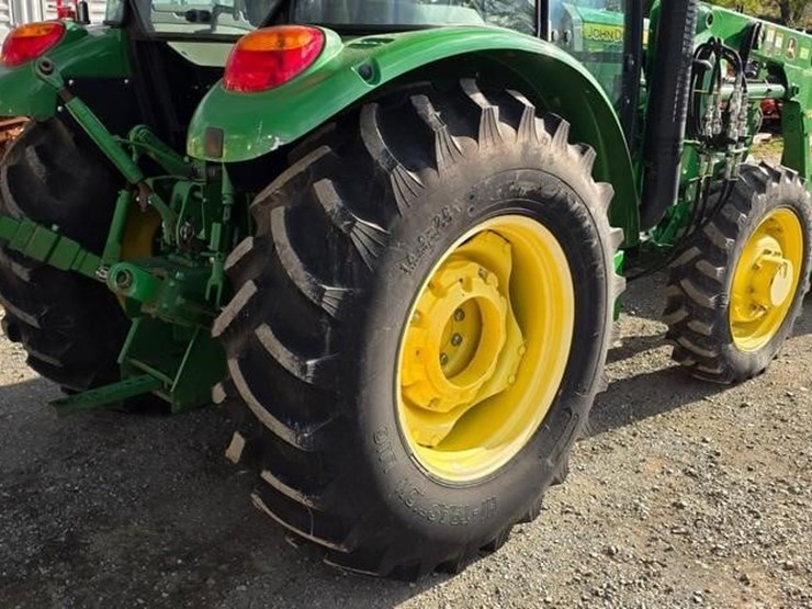 2016-john-deere-5065e-image-21