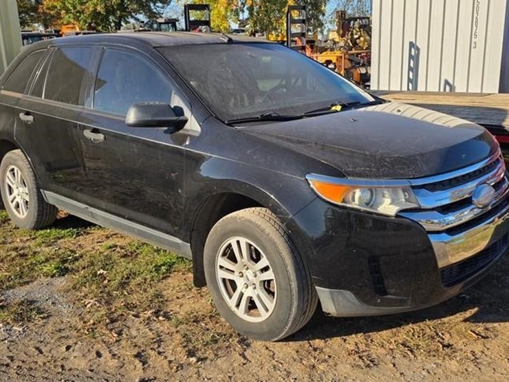 2011-ford-edge-se-image-1