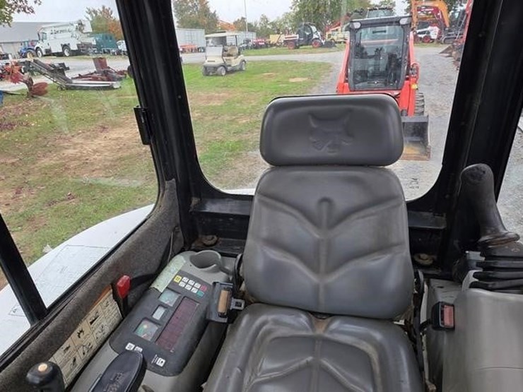 2009-bobcat-425-image-55