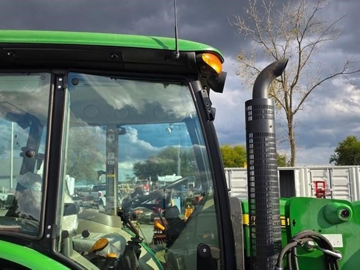 2016-john-deere-5065e-image-28