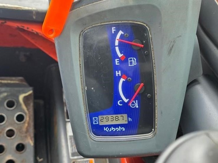 2016-kubota-ssv65-image-53