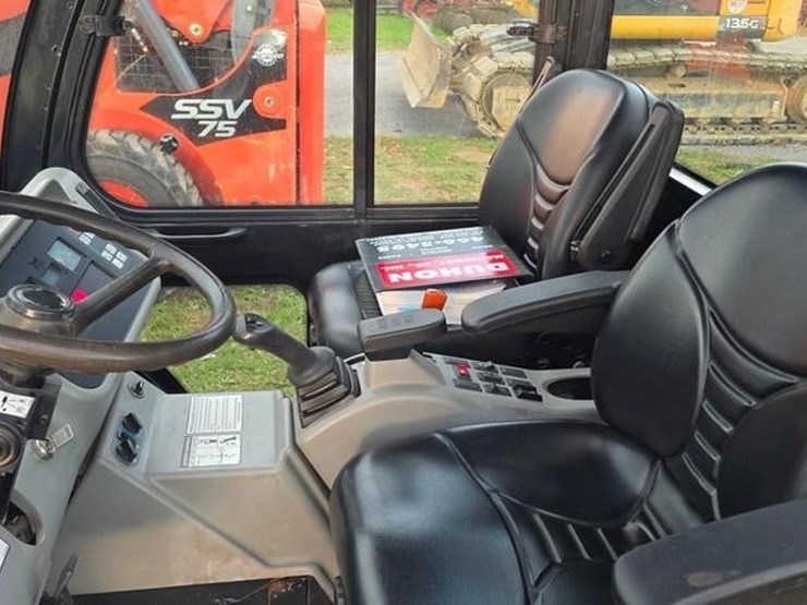 2003-bobcat-toolcat-5600-image-53