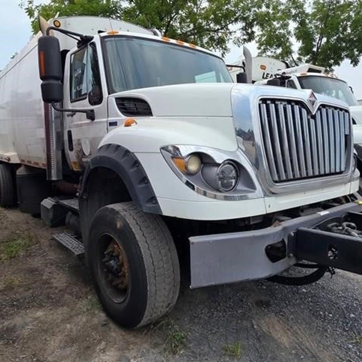 2012 INTERNATIONAL WORKSTAR 7600