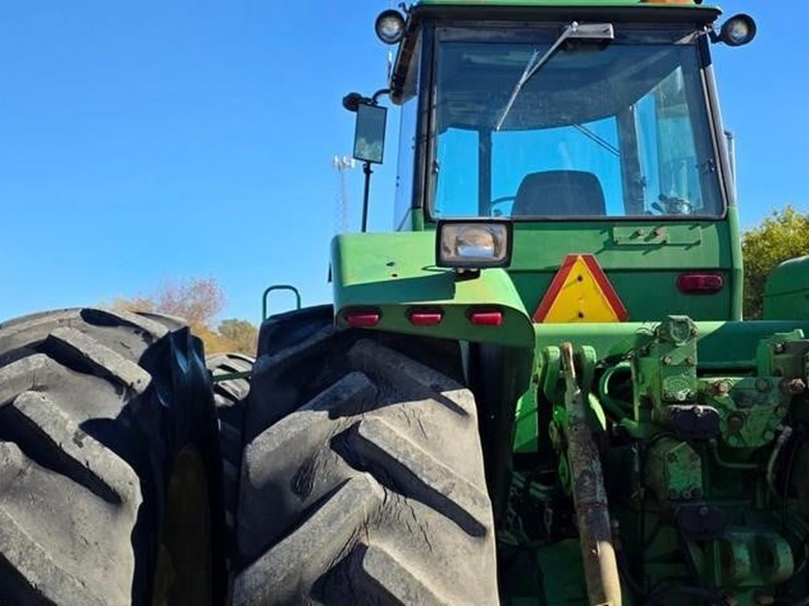john-deere-8850-image-31