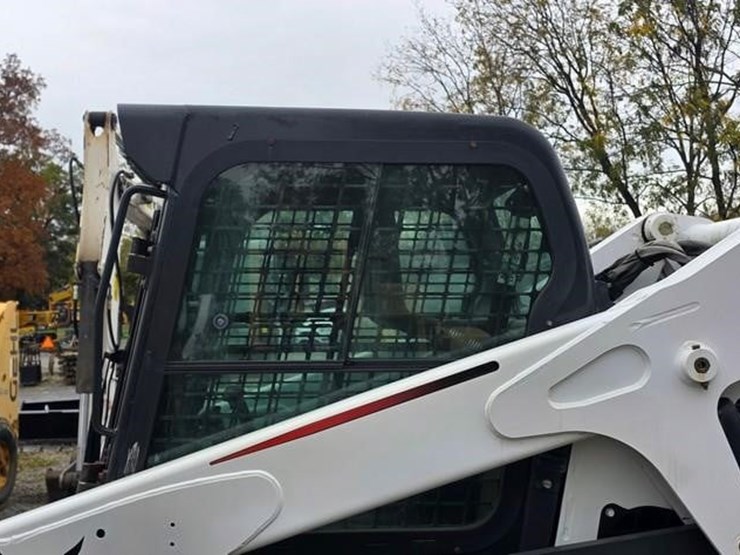 2012-bobcat-s650-image-28