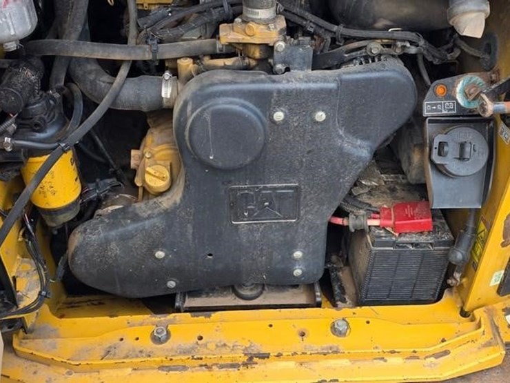 2019-caterpillar-299d2-xhp-image-44