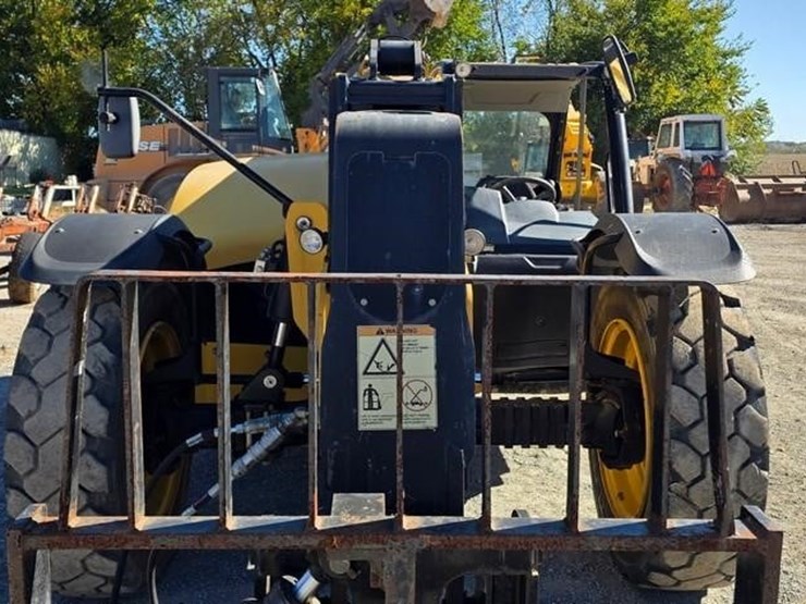 2018-caterpillar-tl642d-image-38