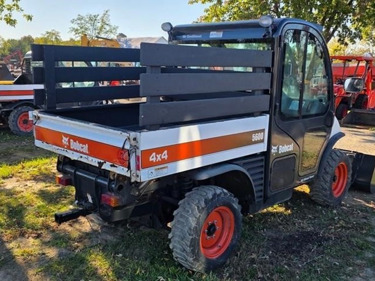 2010-bobcat-toolcat-5600-image-3