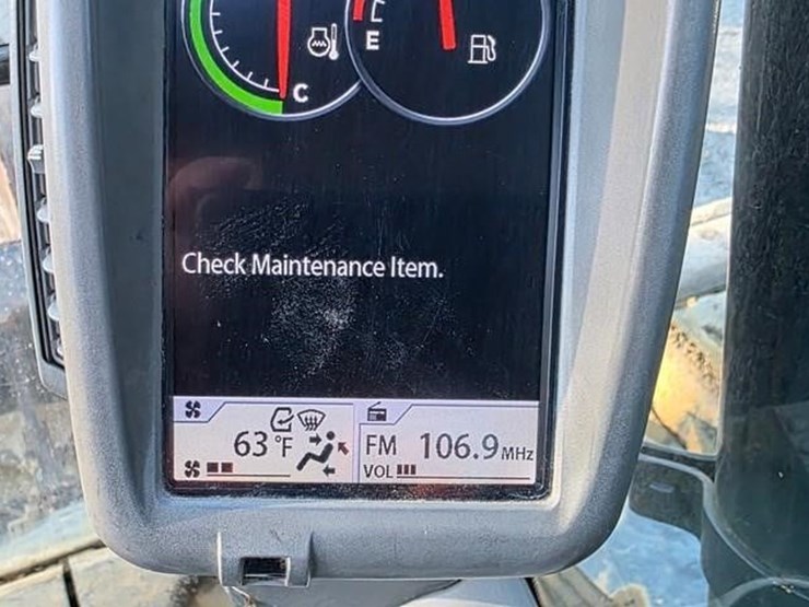 2015-deere-135g-image-80