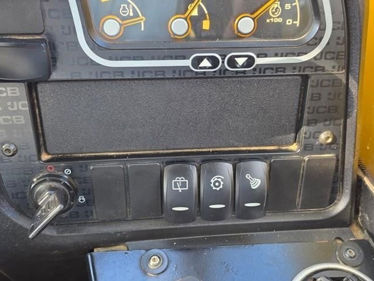 2018-jcb-505-20tc-image-55