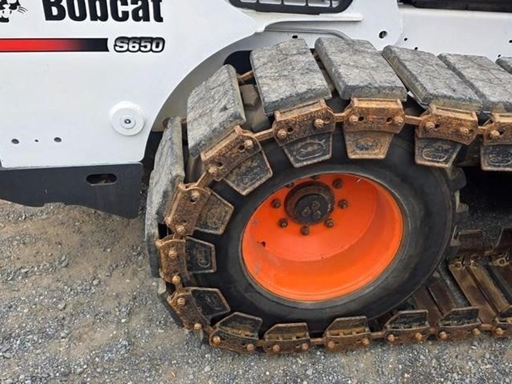 2012-bobcat-s650-image-14