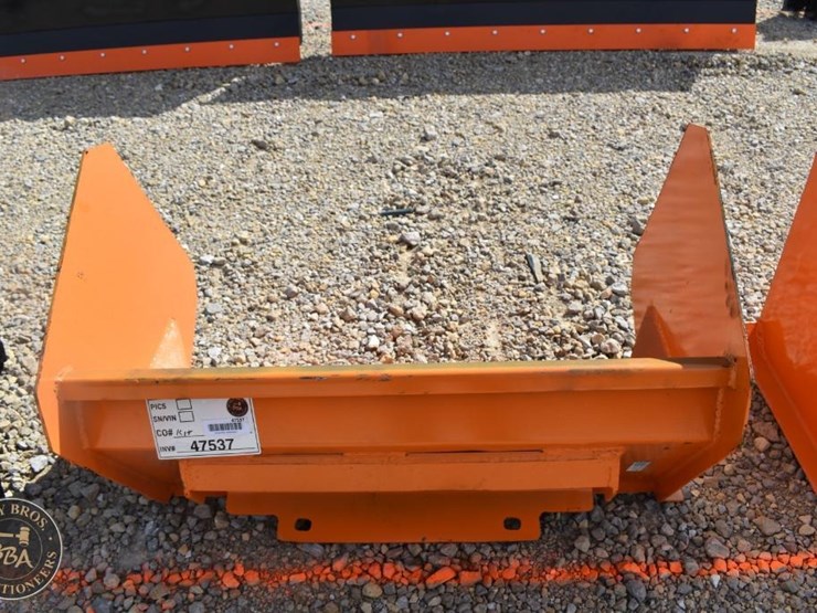 kit-containers-mini-skid-steer-snow-pusher-47537-image-2